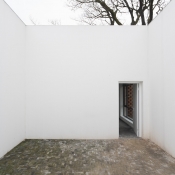 W house - courtyard © Iwan Baan