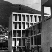 Cesare Cattaneo, Pietro  Lingeri, Luigi Origoni, Nuova sede dell'Unione Fascista dei Lavoratori a Como, 1938-1943: fotografia dell'edificio ultimato (ACC Cernobbio)