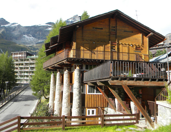 Rifugio Pirovano e Casa del Sole